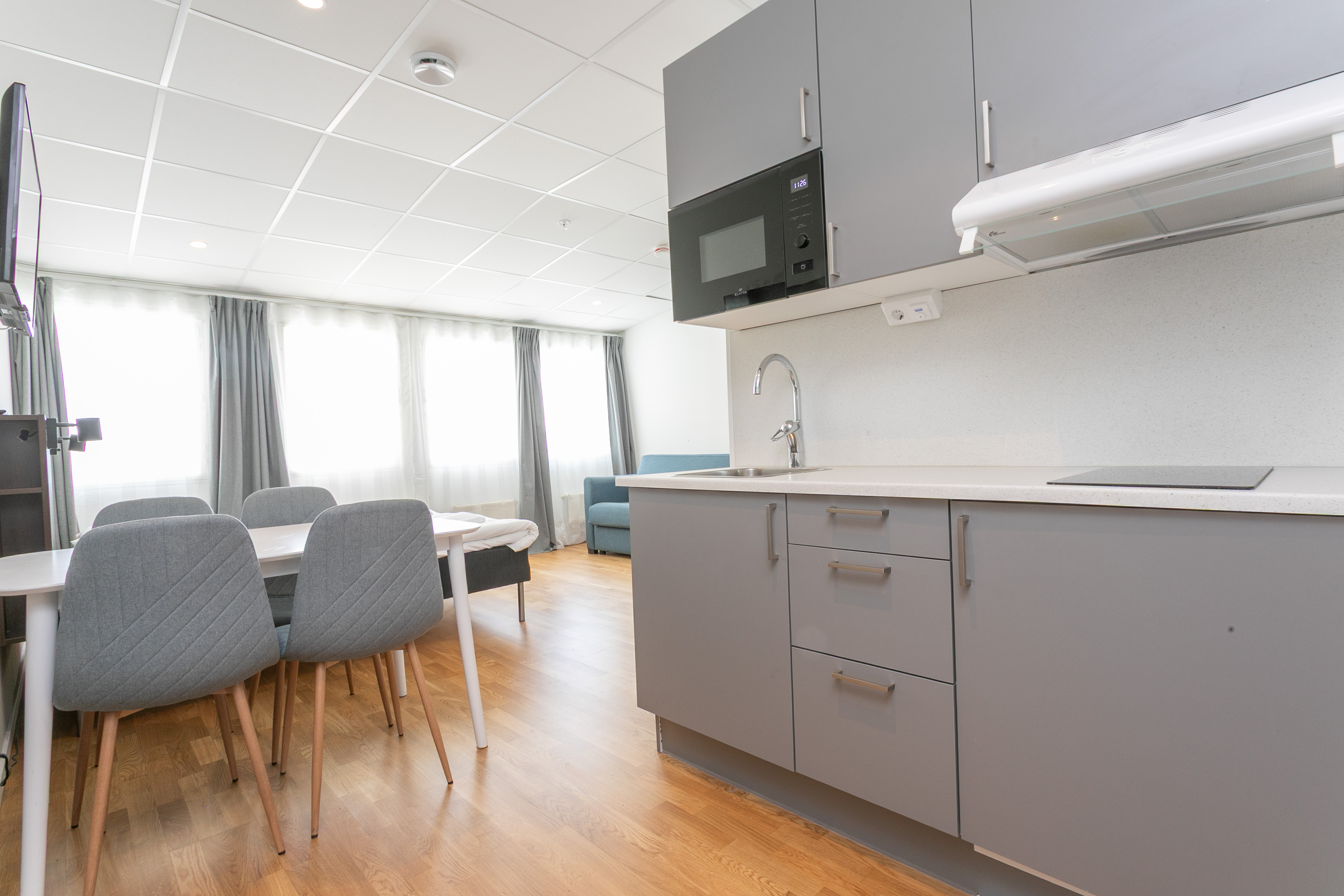 Kitchen Studio with Sofa Bed ApartDirect Arlandastad.jpg