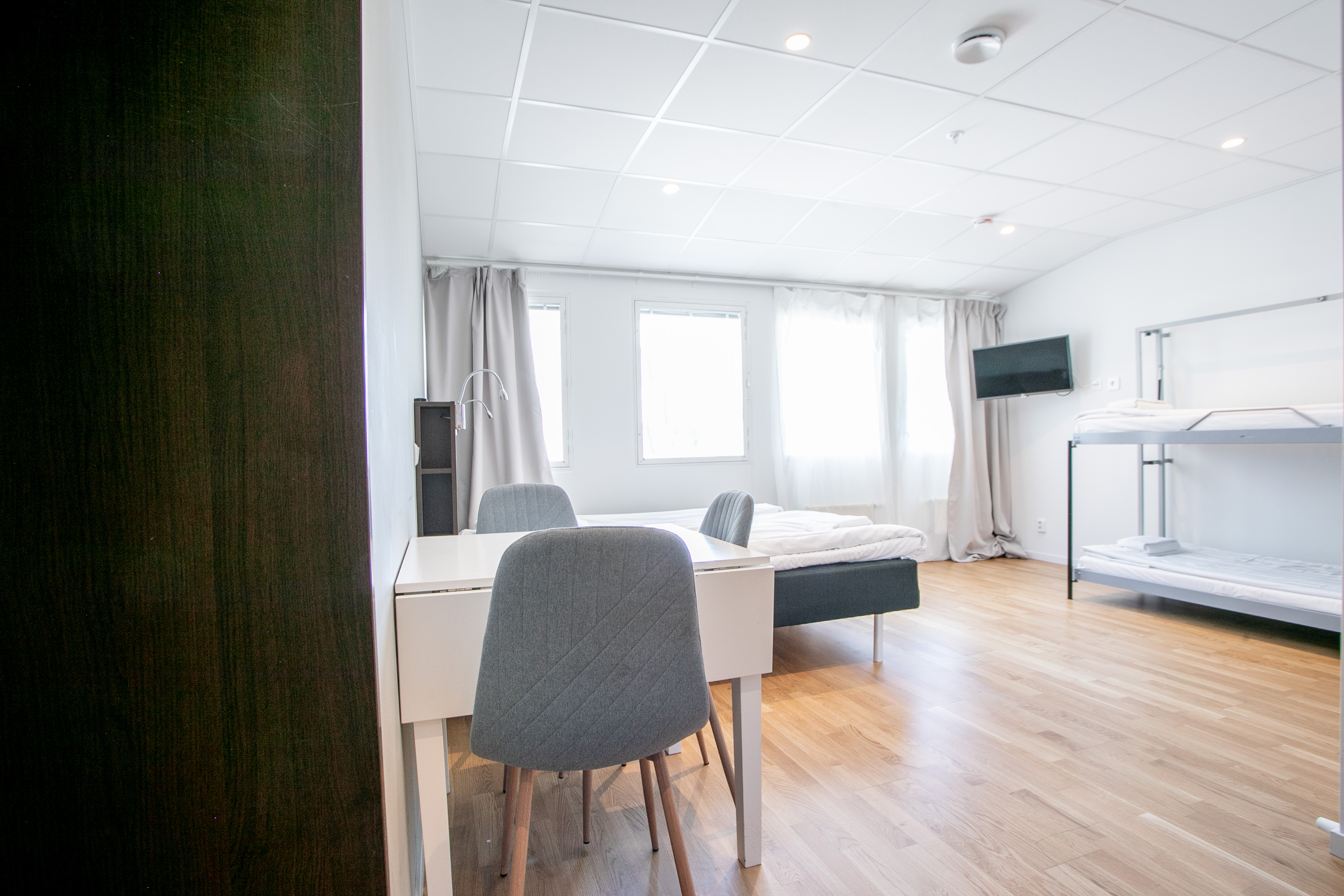 Dinning area Superior Family Apartment ApartDirect Arlandastad.jpg