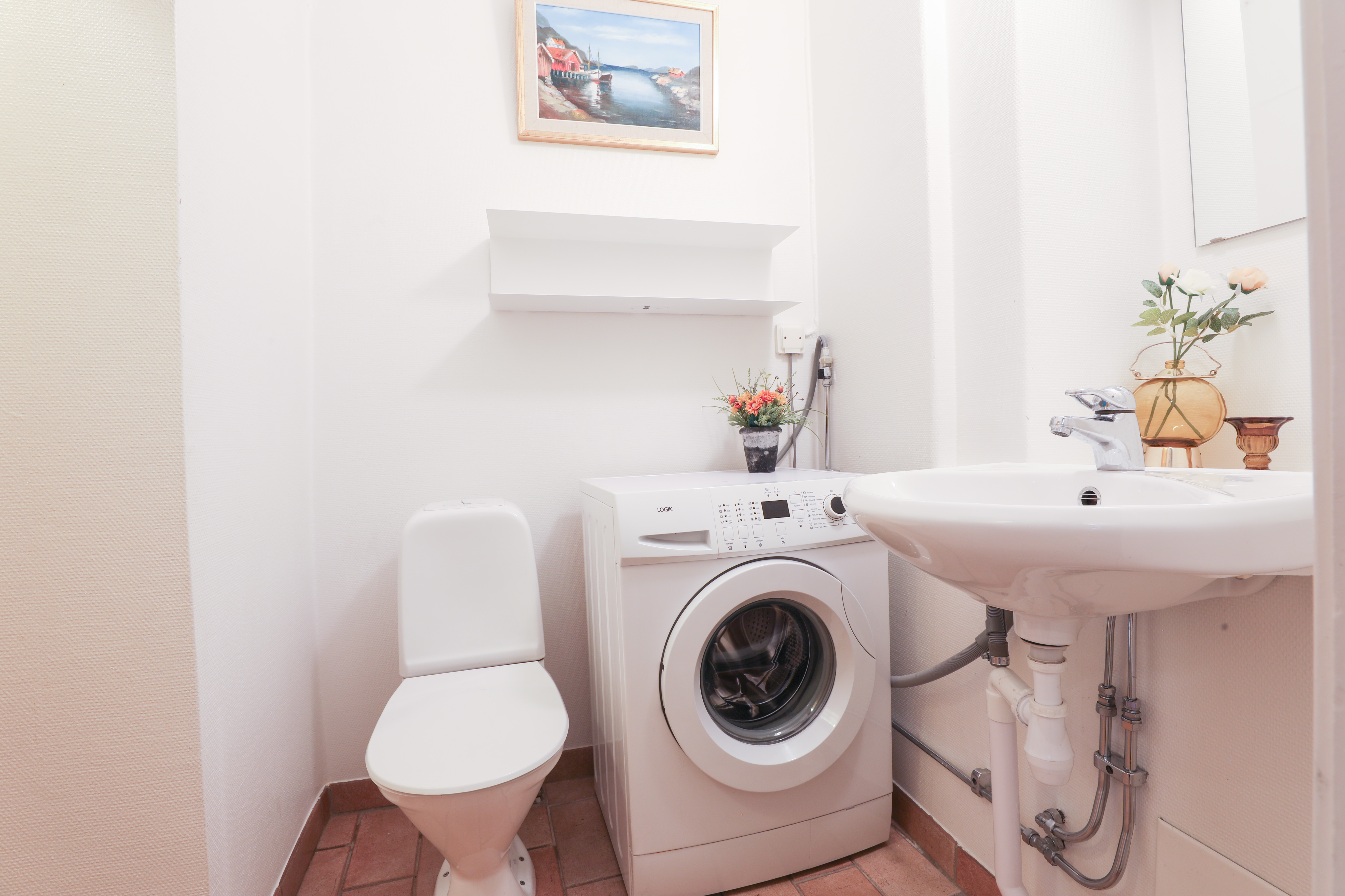 Toilet Apartment Old Town ApartDirect.jpg