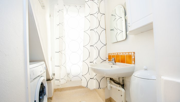 Old Town Apartments for rent Stockholm : small one bedroom apartment - bathroom